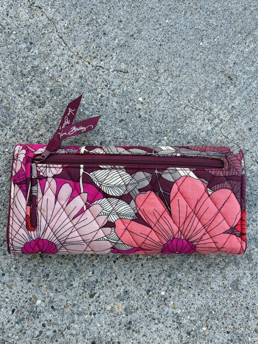 Vera Bradley large pink red trifold quilted wallet floral Maroon - Picture 3 of 4